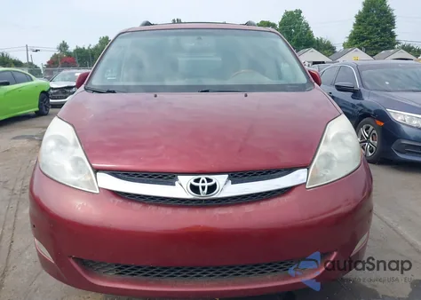 2010 Toyota Sienna Xle/Xle Limited z USA, uszkodzony, nr VIN 5TDYK4CC9AS293387